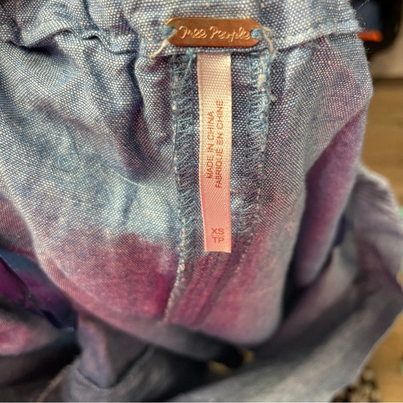 Free People linen/cotton Show Me Some Shoulder chambray blouse Sz XS - Picture 12 of 13